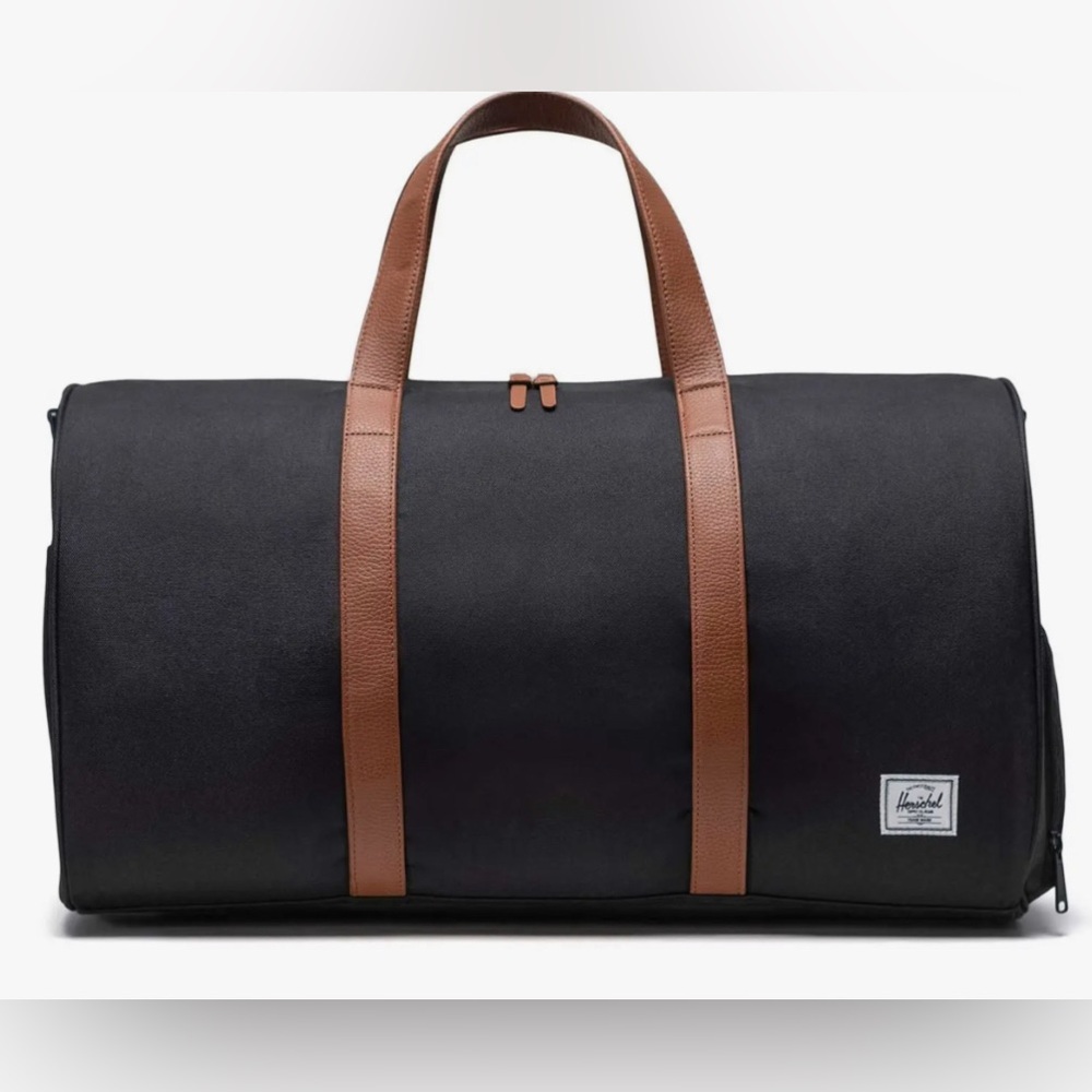 Black Herschel ravine duffel bag
